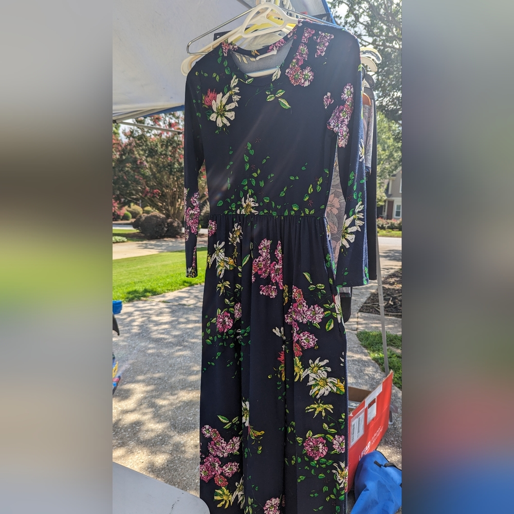 Maxi Dress with long sleeves and pockets